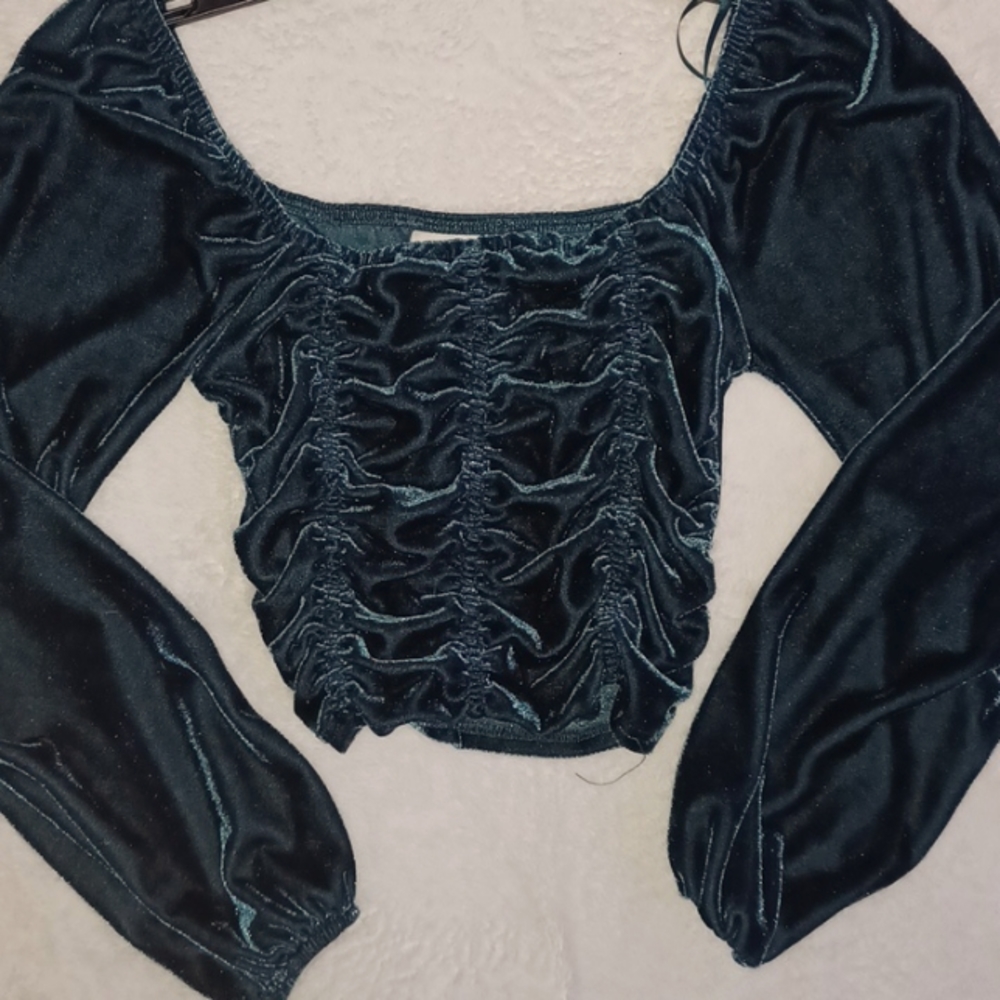 SO small emerald/ forest green velvet blouse